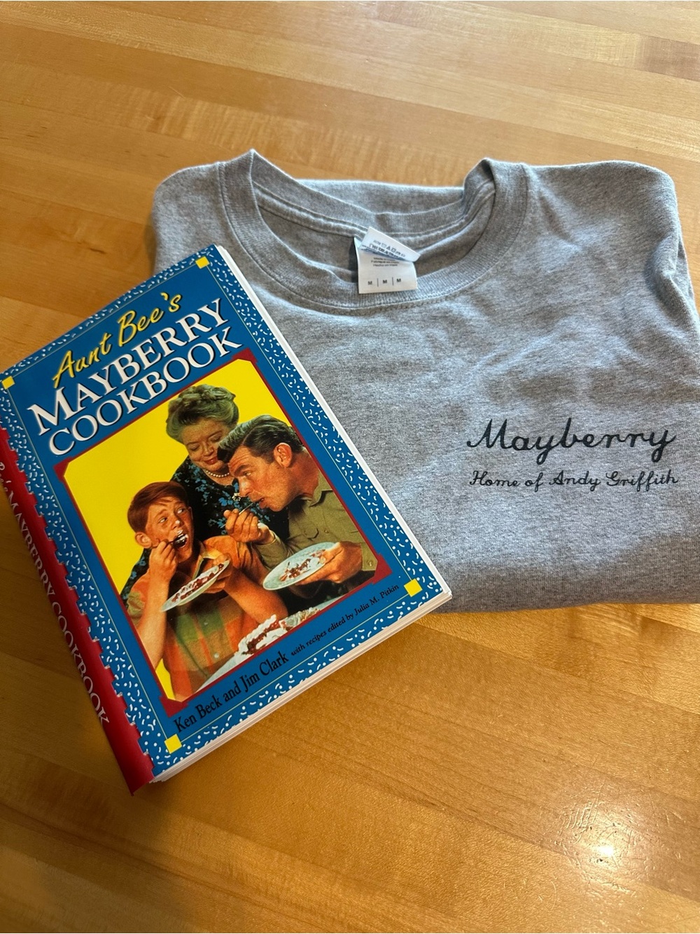Gildan Gray Mayberry T-shirt & Cookbook